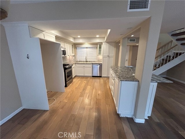 Building Photo - 479 Plaza Estival