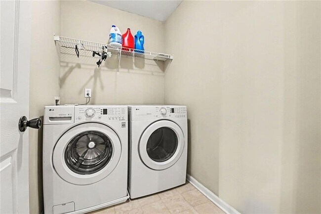 Building Photo - 1533 Endurance Hill Dr NW
