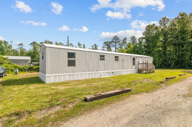 Building Photo - 107 Jodoc Dr
