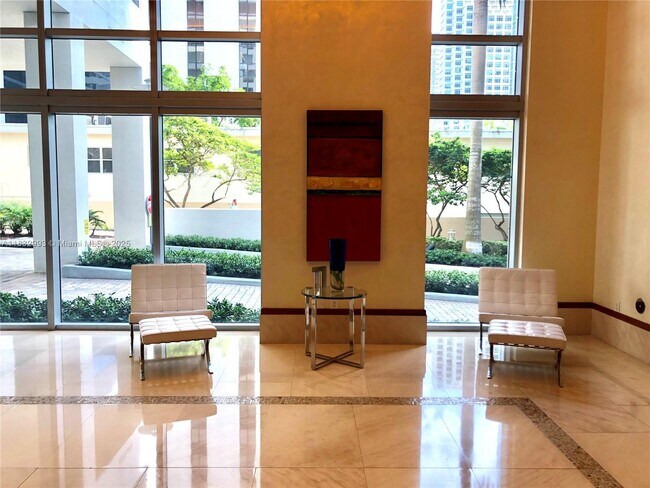 Building Photo - 1060 Brickell Ave