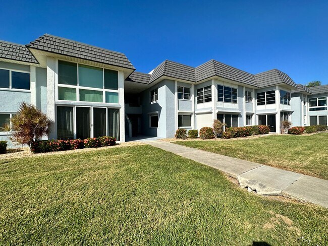 Building Photo - STUNNING 2/2 RIVERFRONT RENTAL IN KEY HARBOR