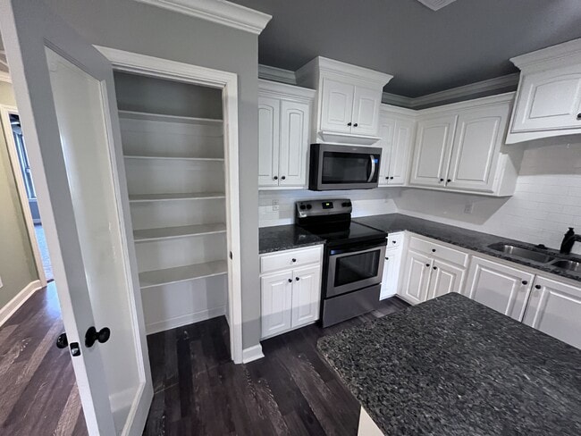 Building Photo - 27 Kasidyann Ct