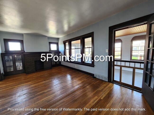 Building Photo - 2774 E 117th St