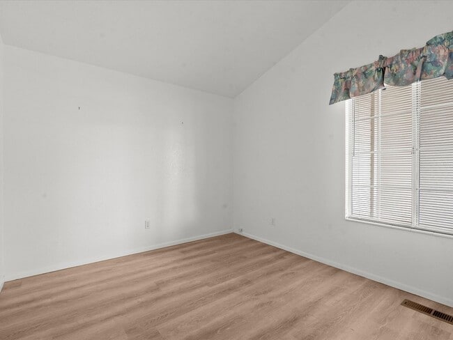 Building Photo - 6165 Greenbrook Dr