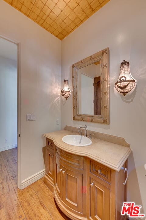 Building Photo - 9530 Hidden Valley Rd