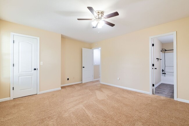 Building Photo - 3 Bed/2 Bath Townhouse in Douglasville!