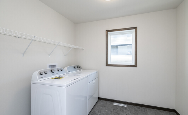 Building Photo - 4-bedroom, 3-bathroom South Fargo Single-F...