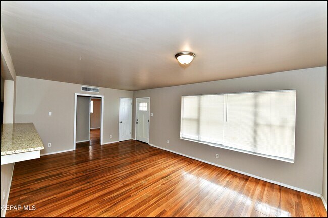 Building Photo - 3125 Hamilton Ave
