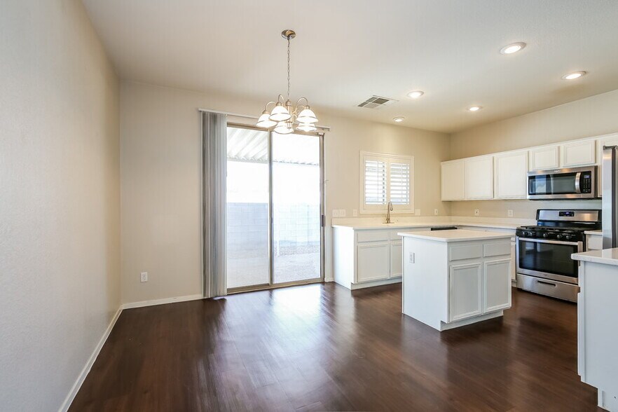 Building Photo - 3012 Pumpkin Harvest Ave