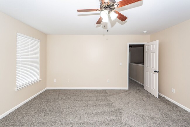 Building Photo - 4 Bedroom 2.5 Bath Home in Felder Creek - ...