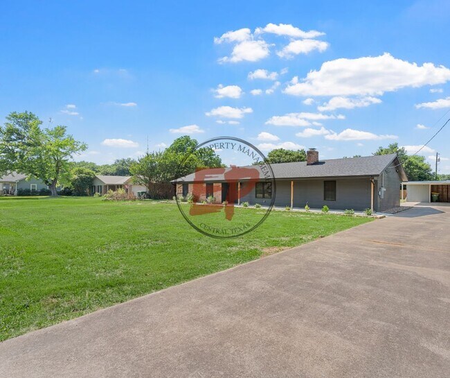 Building Photo - 1190 Greenwood Ln