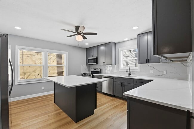 Building Photo - 1415 Avenue H