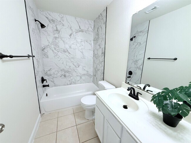 Building Photo - 26430 Richwood Oaks Dr