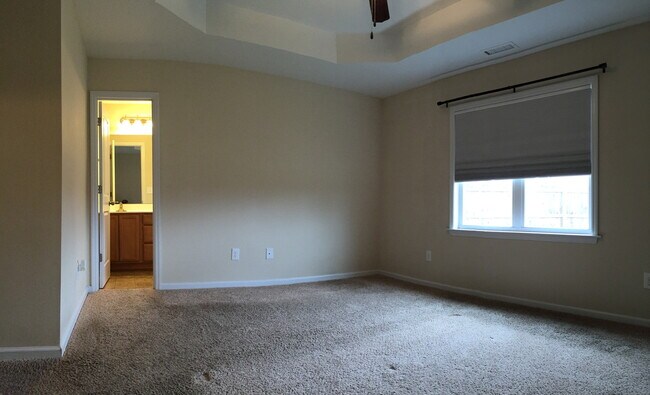 Building Photo - Lavish on Limestone!