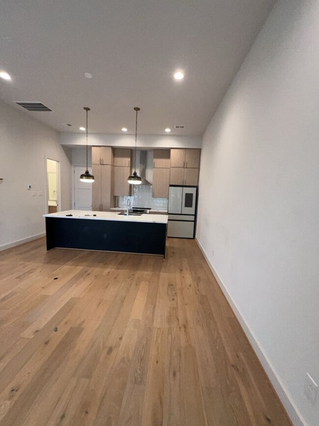 Building Photo - 2414 Gray St