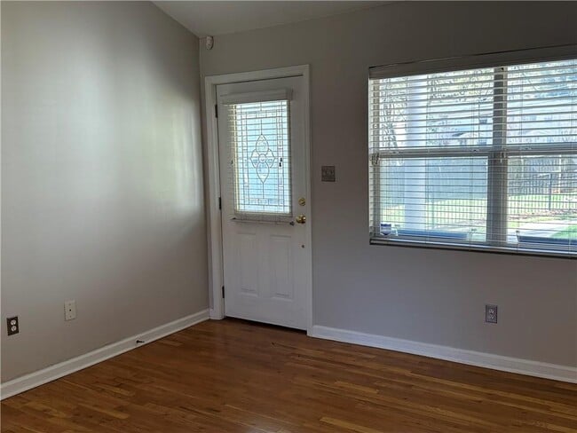 Building Photo - 1511 Stone Gate Ln SE