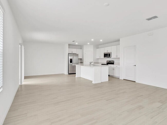 Building Photo - 13445 Prosperity Lks Blvd