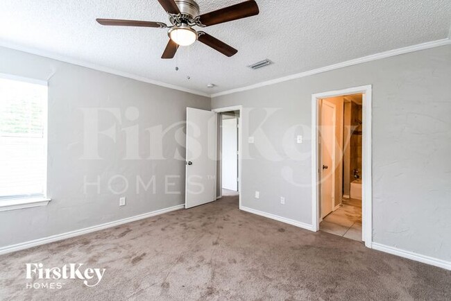 Building Photo - 1700 Scottsdale Dr