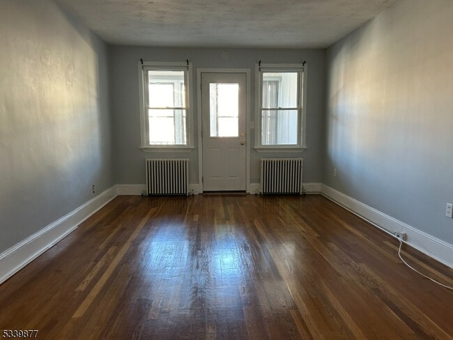 Building Photo - 5 Community Pl