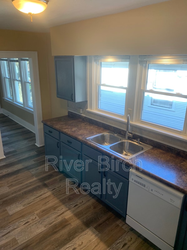 Building Photo - 434 W Cook St