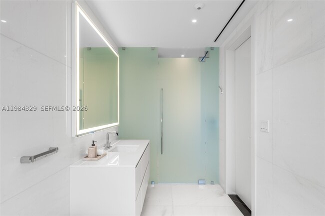 Building Photo - 300 Biscayne Blvd