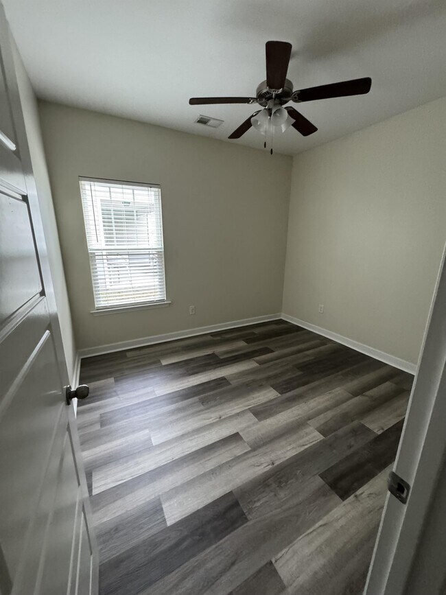 Building Photo - 6733 Wisteria Dr