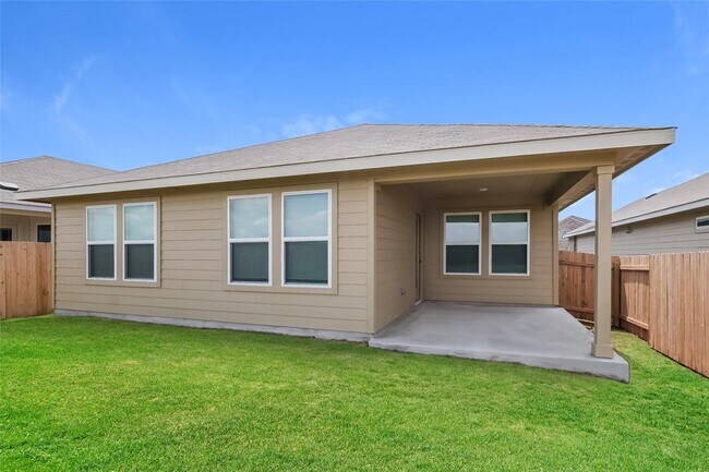 Building Photo - 1014 Round Bale Rd