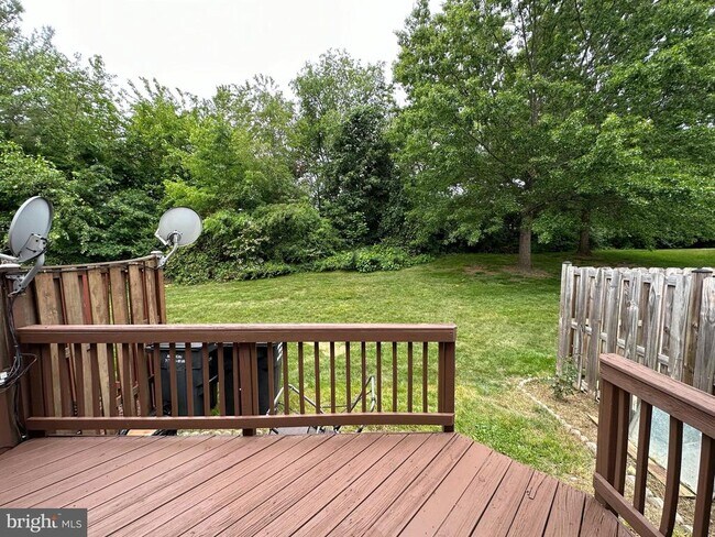 Building Photo - 7822 Brookview Ct