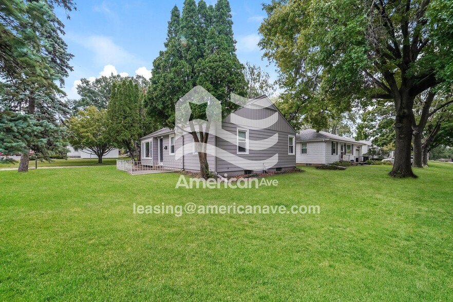 Building Photo - 1316 W West Aire Ave