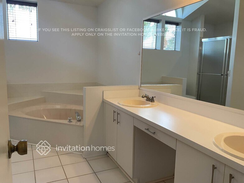 Building Photo - 2845 Forest Run Dr