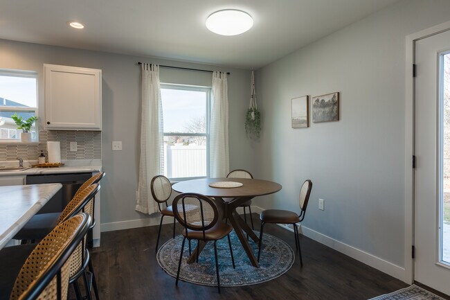 Building Photo - 3062 Barrington Pl