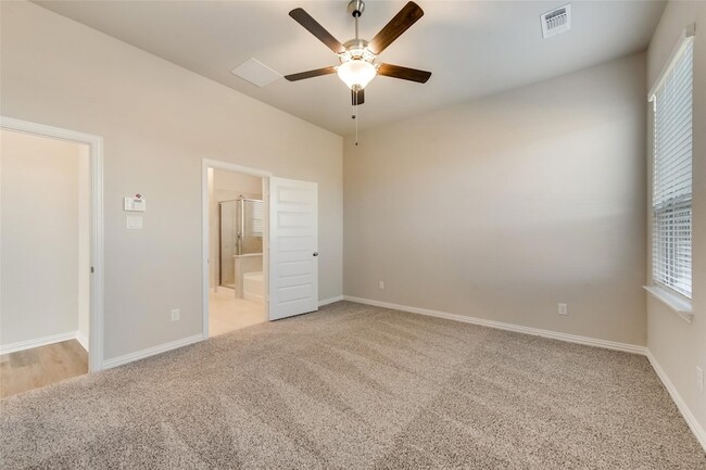 Building Photo - 1127 Mesa St