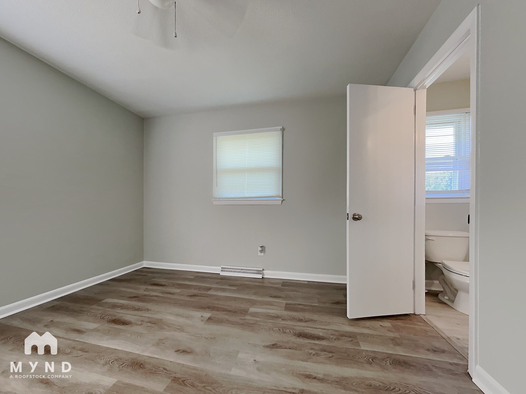 Building Photo - 221 Tanglewood Dr