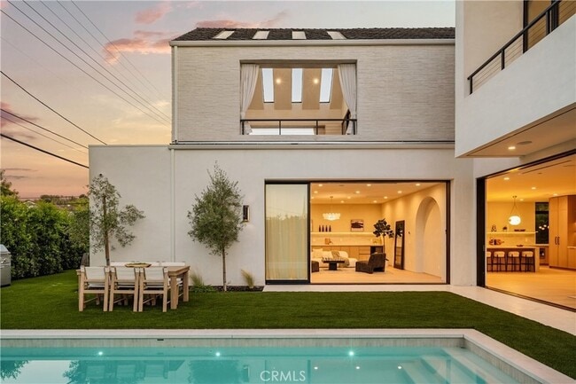 Building Photo - 5006 Enfield Ave