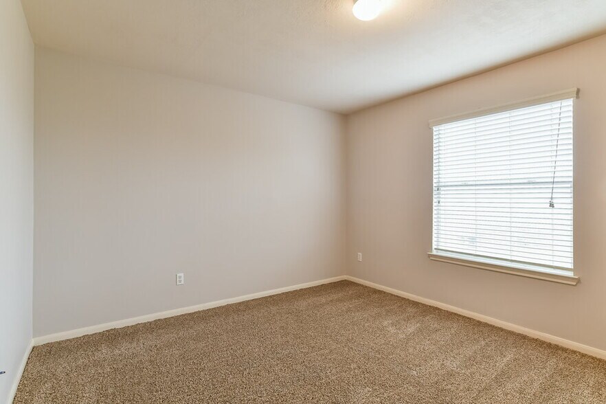 Building Photo - 25222 Barmby Dr