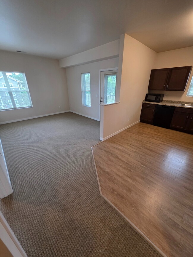 Building Photo - 2 Bedroom | 1 Bathroom 3rd Floor Apartment...
