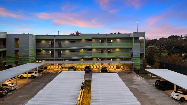 Building Photo - 4004 Banister Ln