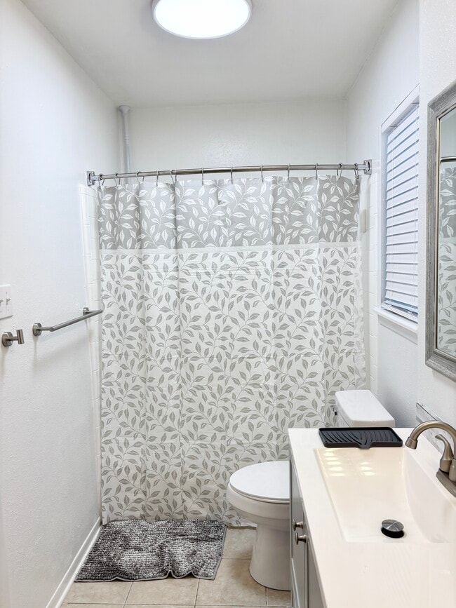 Building Photo - 126 Fulton Pl