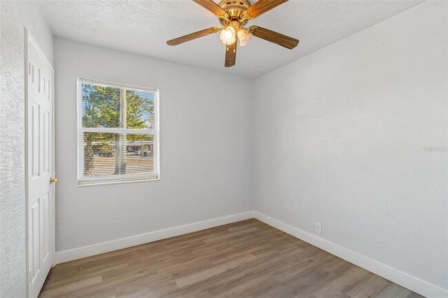 Building Photo - 5409 S Lois Ave