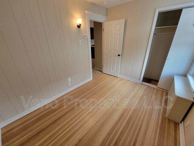 Building Photo - 307 Altamont Ave.