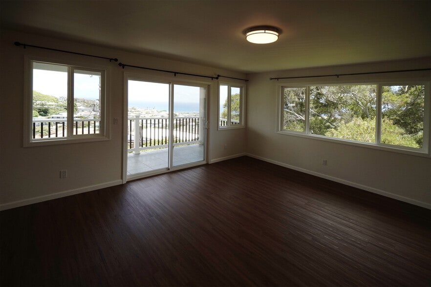 Building Photo - 4494 Sierra Dr