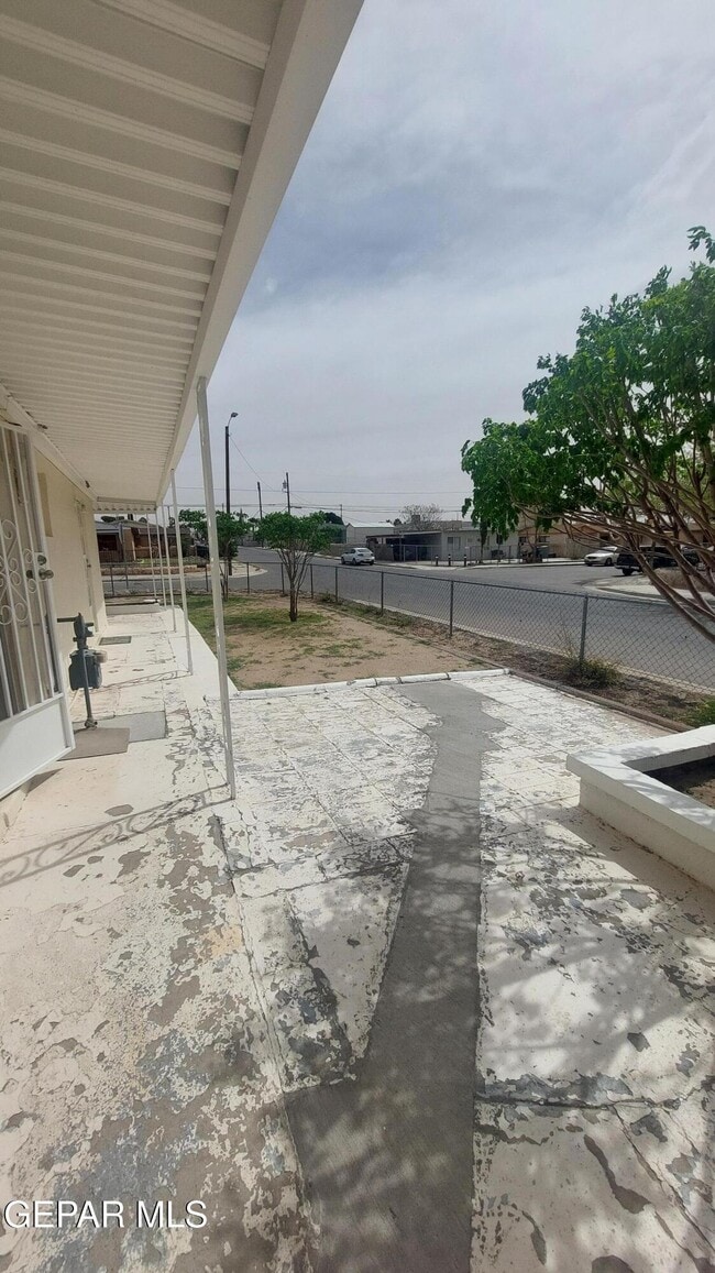 Building Photo - 675 Santa Barbara Dr