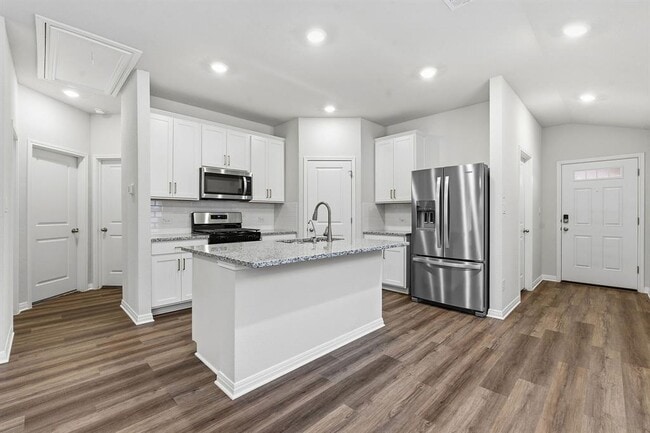 Building Photo - 825 Sun Grv Trl