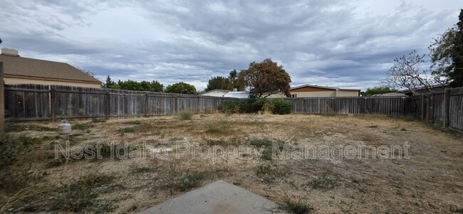 Building Photo - 2732 N Siesta Ave