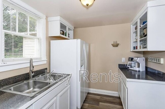 Building Photo - 1003 Concordia Blvd