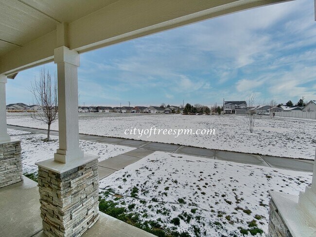 Building Photo - Beautiful Home in Quiet Neighborhood