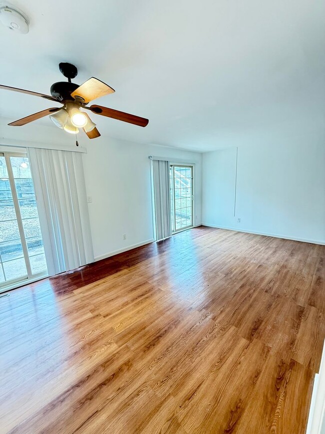 Building Photo - Newly Renovated 3 Bedroom 1.5 Bath House f...