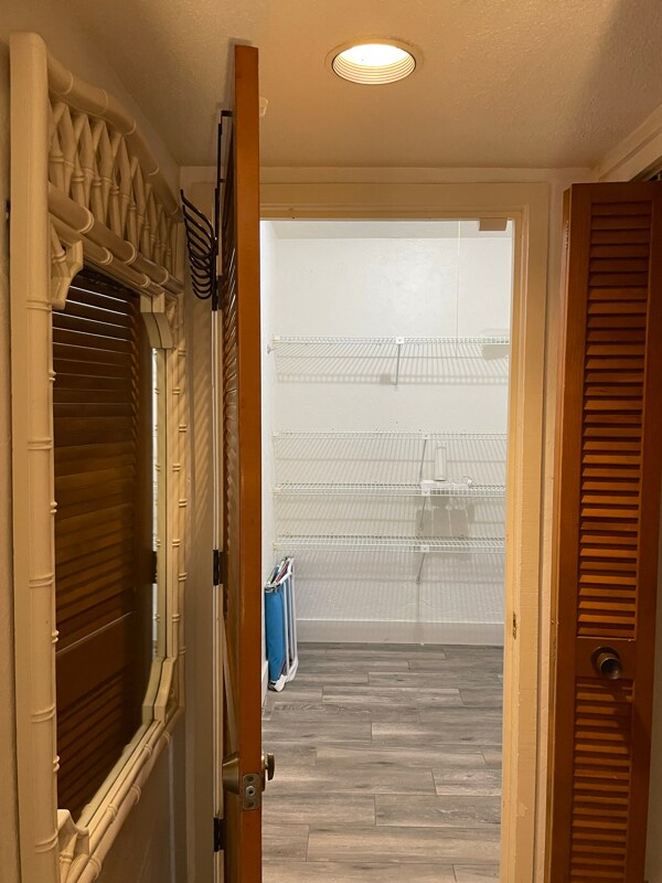 Building Photo - 700 Olde Camelot Cir