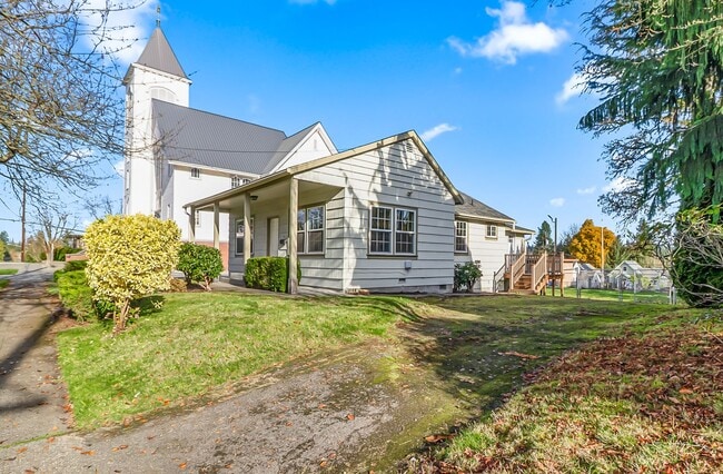 Building Photo - Historic Charm in the Heart of Snohomish