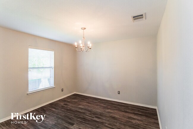 Building Photo - 503 Cypress Ct